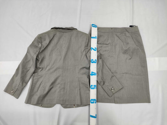 BURBERRY LONDON Suit Size 42 Other Apparel