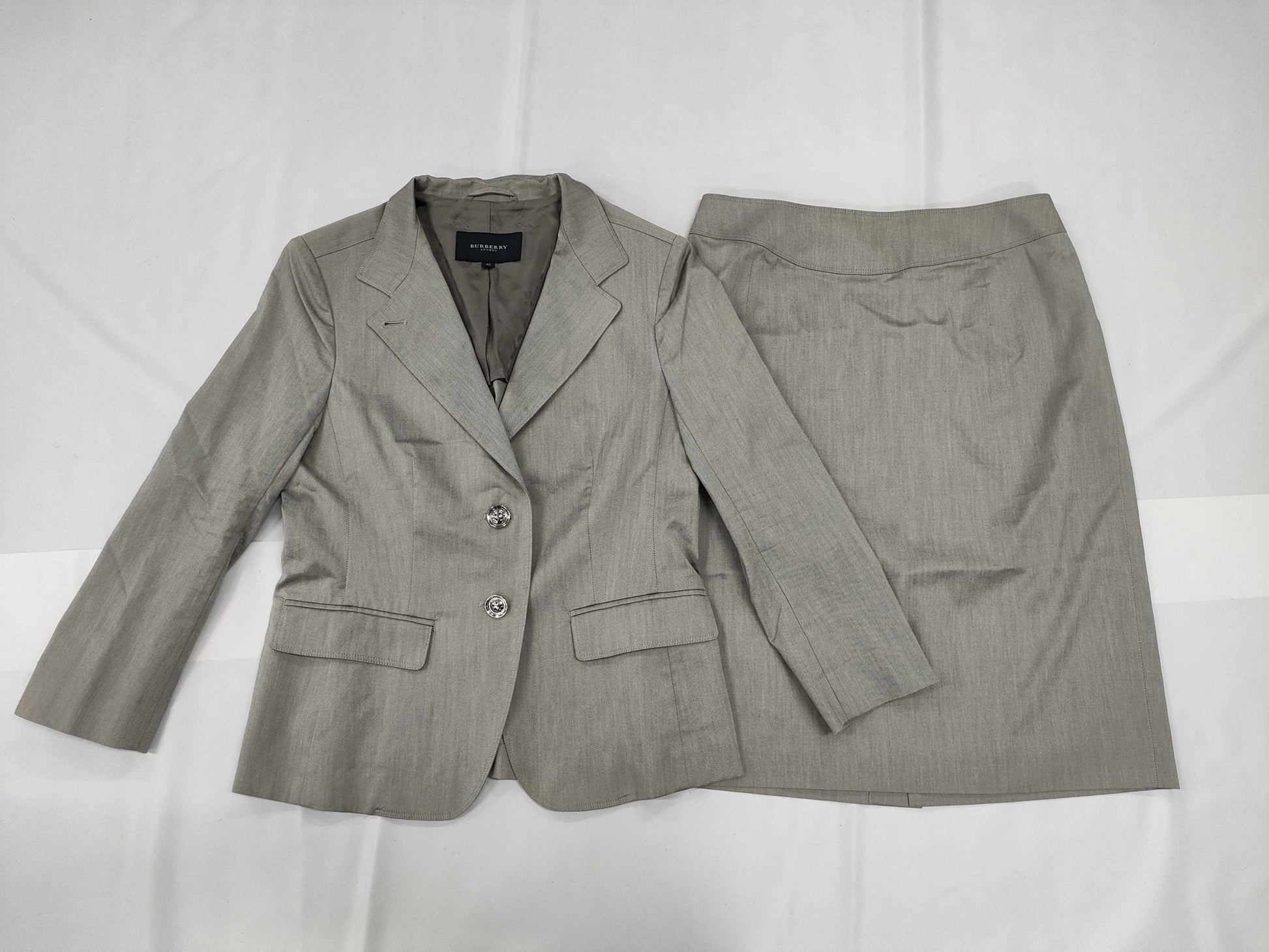 BURBERRY LONDON Suit Size 42 Other Apparel