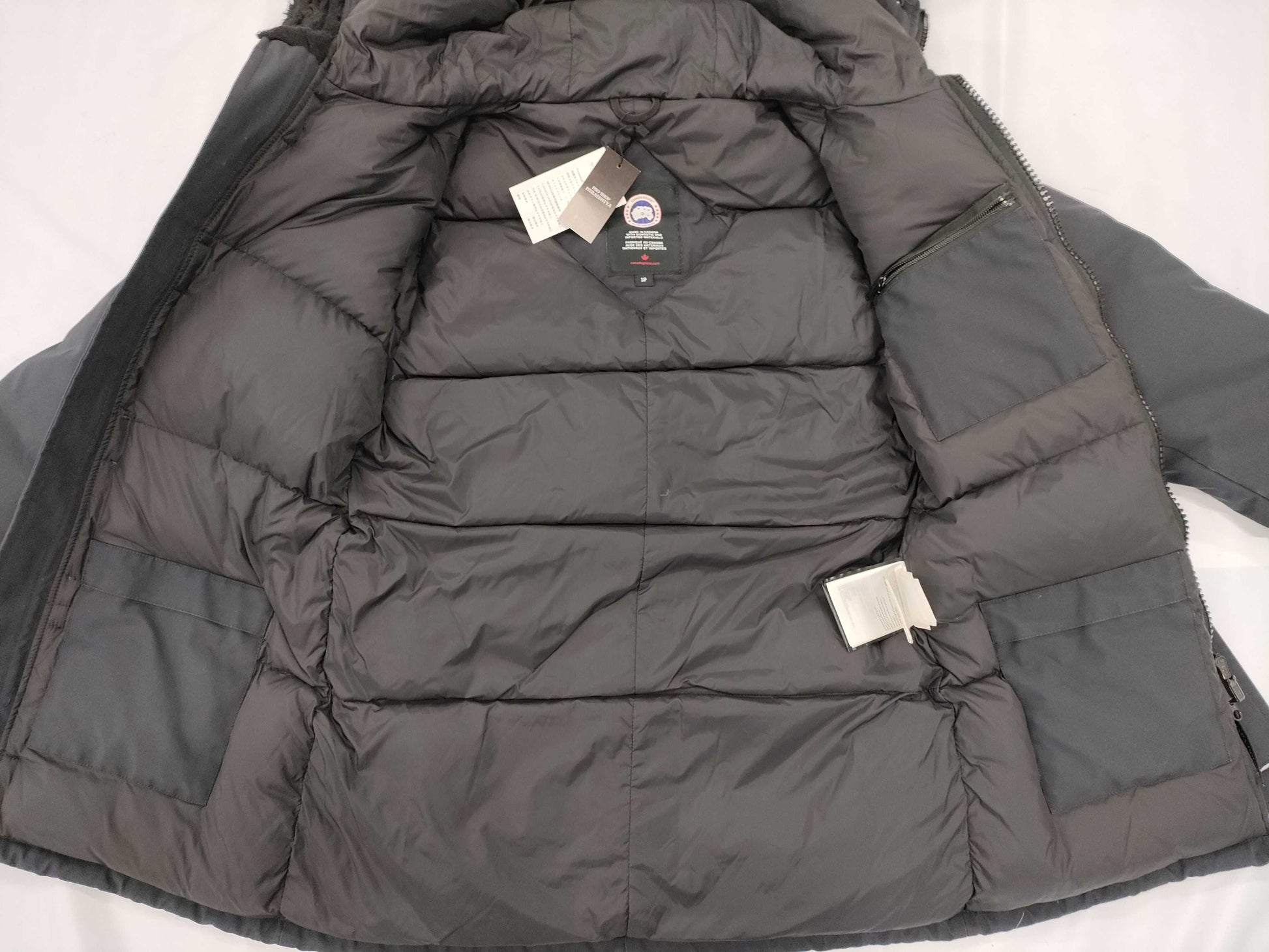 CANADA GOOSE Down Jacket Size S Jacket