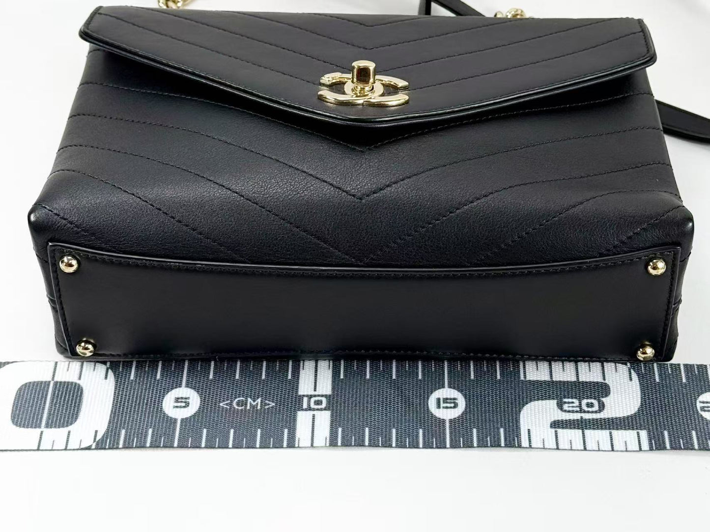 CHANEL Black Chevron Shoulder Bag, W23/H15/D7cm, Approx. 26 Series, Gold Hardware, with Dust Bag and Sticker, 26544370, Excellent Condition