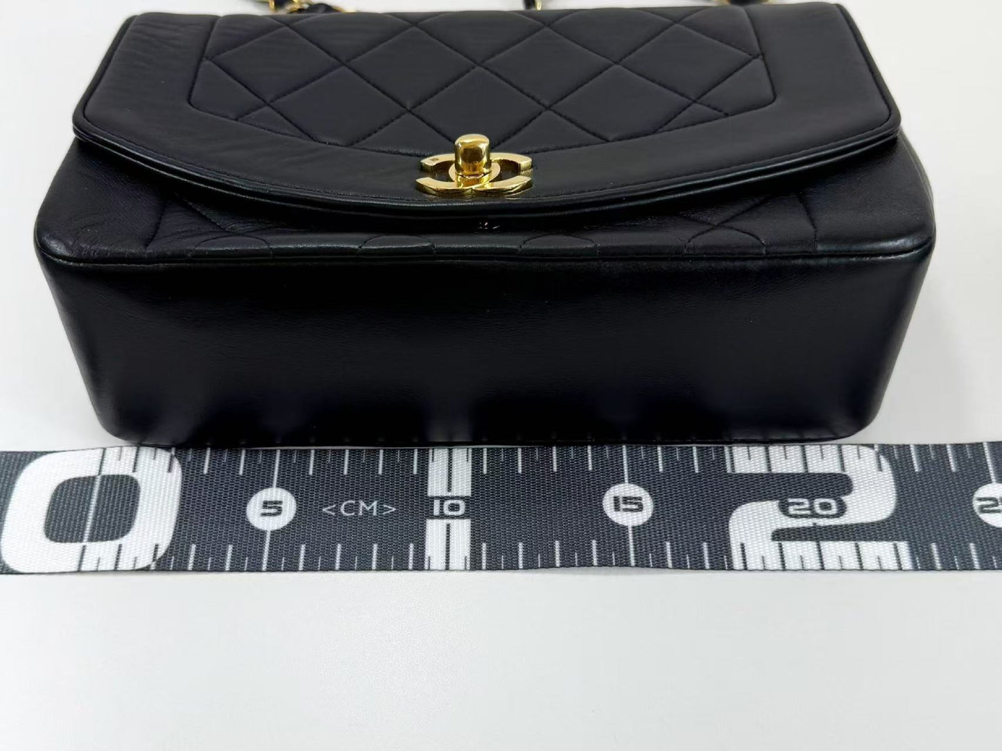 CHANEL Black Diana Matelasse Shoulder Bag, W22/H14/D7cm, Approx. 2nd Series [Gift Card and Sticker Included], Gold Hardware, 2272942 B