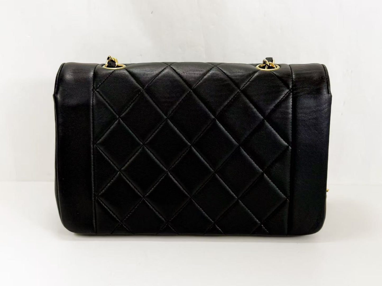 CHANEL Black Diana Matelasse Shoulder Bag, W22/H14/D7cm, Approx. 2nd Series [Gift Card and Sticker Included], Gold Hardware, 2272942 B