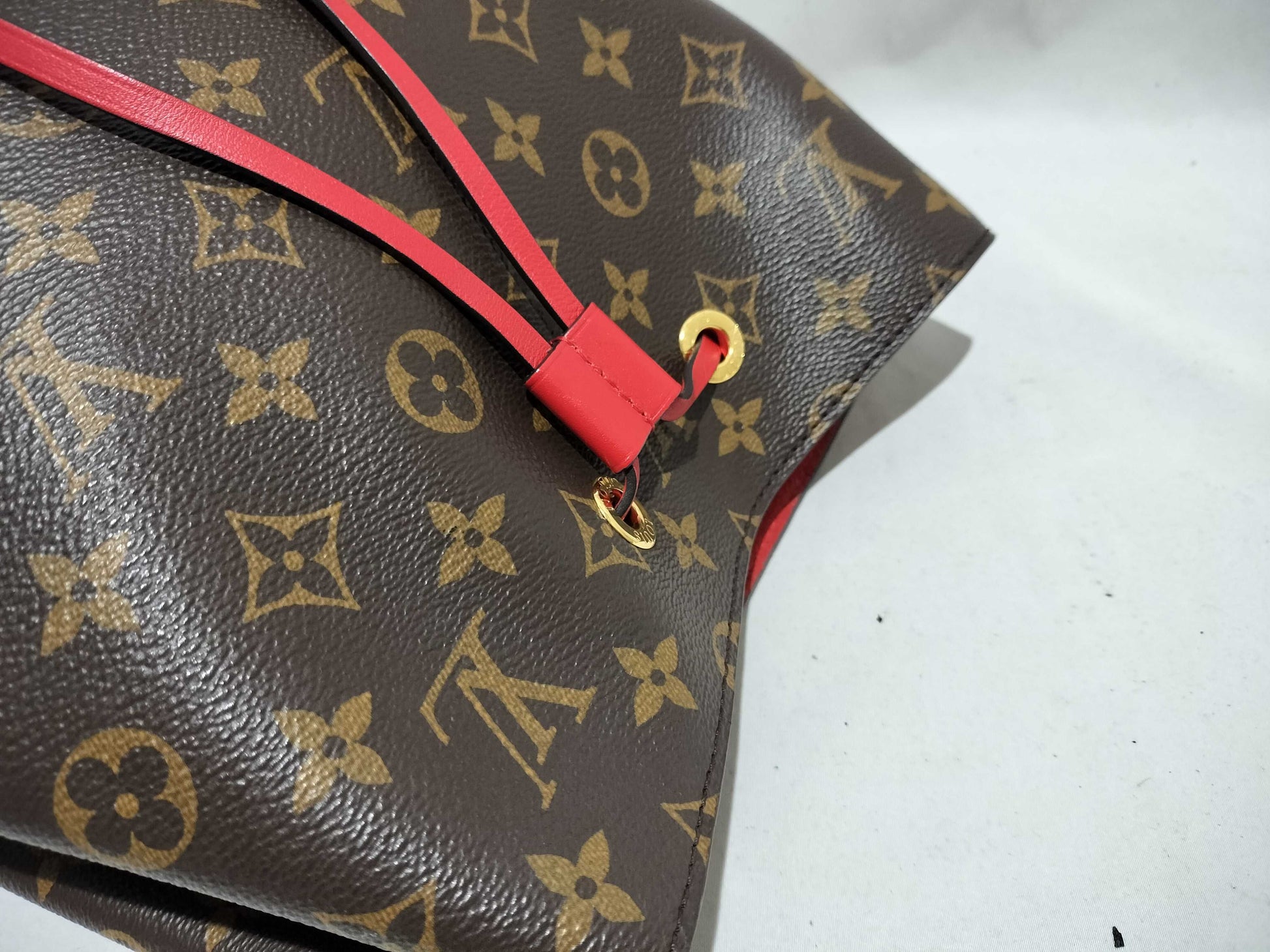 LOUIS VUITTON Monogram NeoNoe Red Shoulder Bag with Strap and G Hardware SP0118 Shoulder Bag