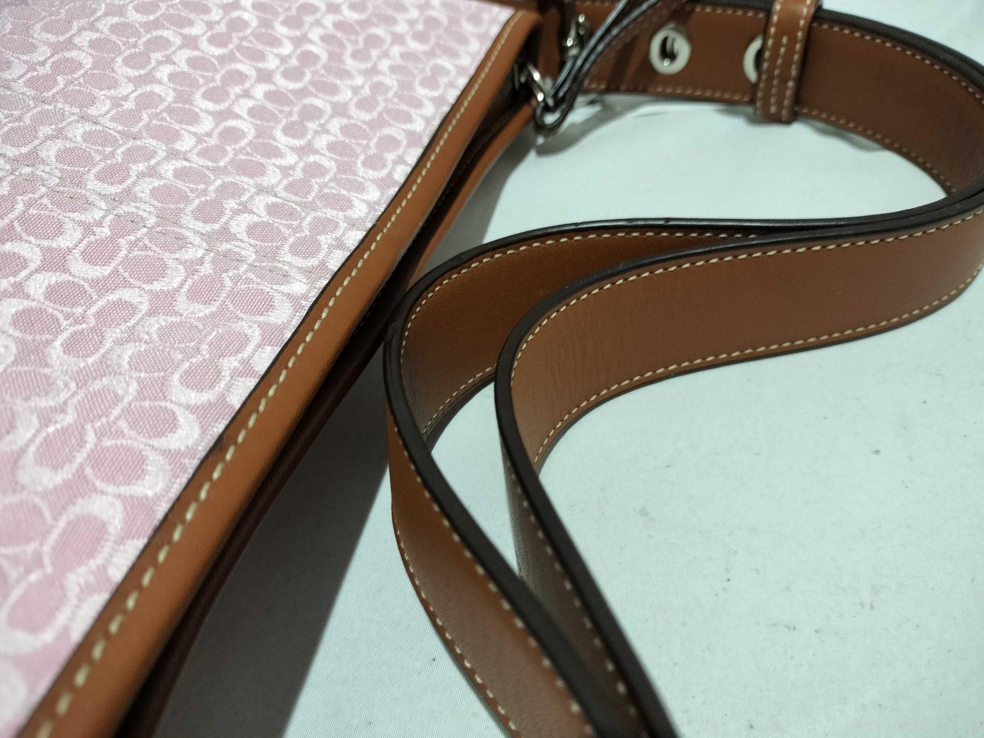 COACH shoulder bag with tag, pink shoulder bag