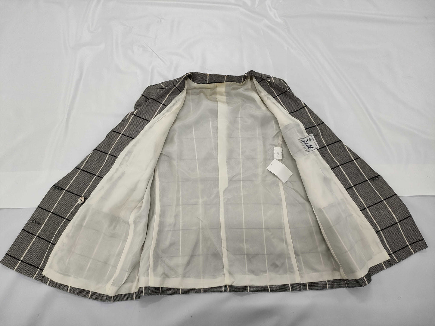 Burberry Suit Set Size 11AR C-TK83 Other Apparel