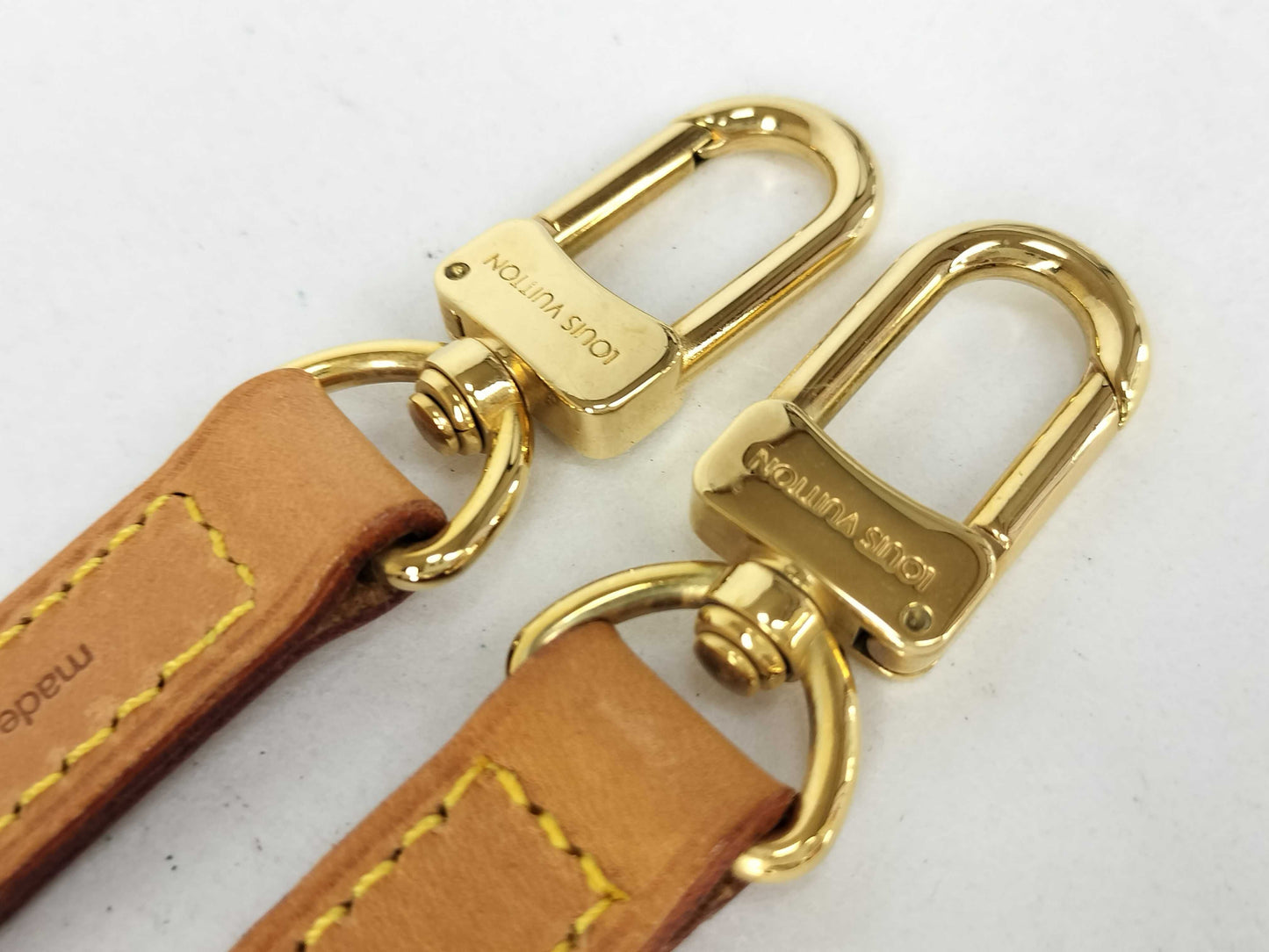 LOUIS VUITTON Adjustable Shoulder Strap in Natural Leather