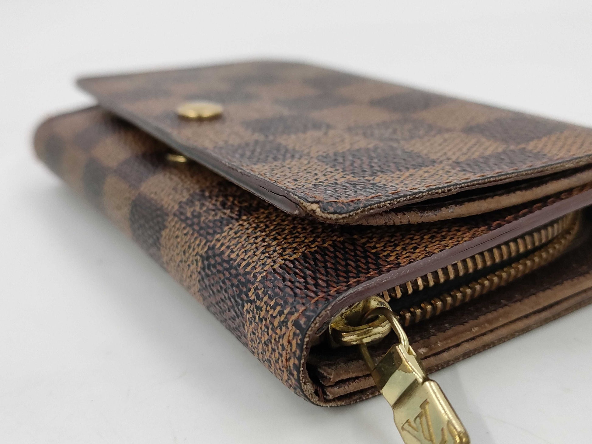 LOUIS VUITTON Damier Wallet