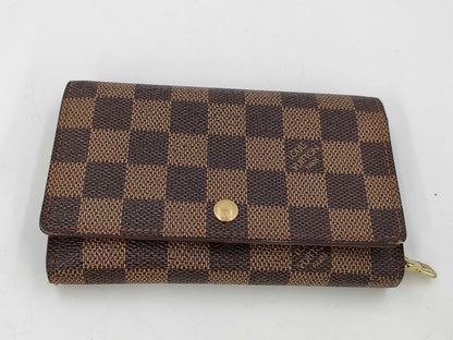 LOUIS VUITTON Damier Wallet