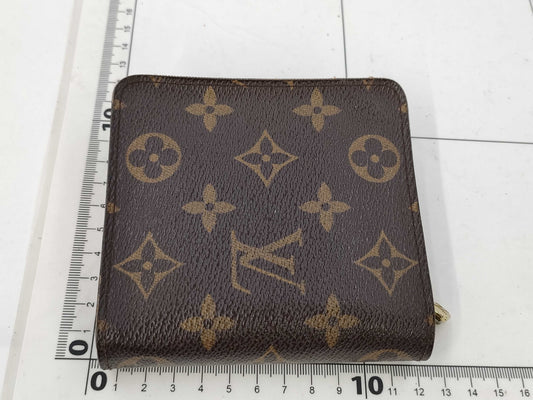 LOUIS VUITTON Monogram Wallet