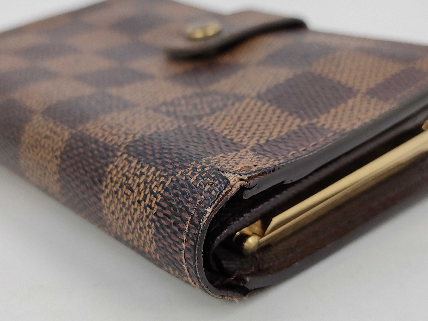 LOUIS VUITTON Damier Wallet