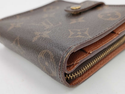 LOUIS VUITTON Monogram Wallet