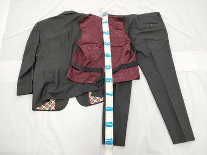 GUCCI 3-piece suit, size 56, other apparel