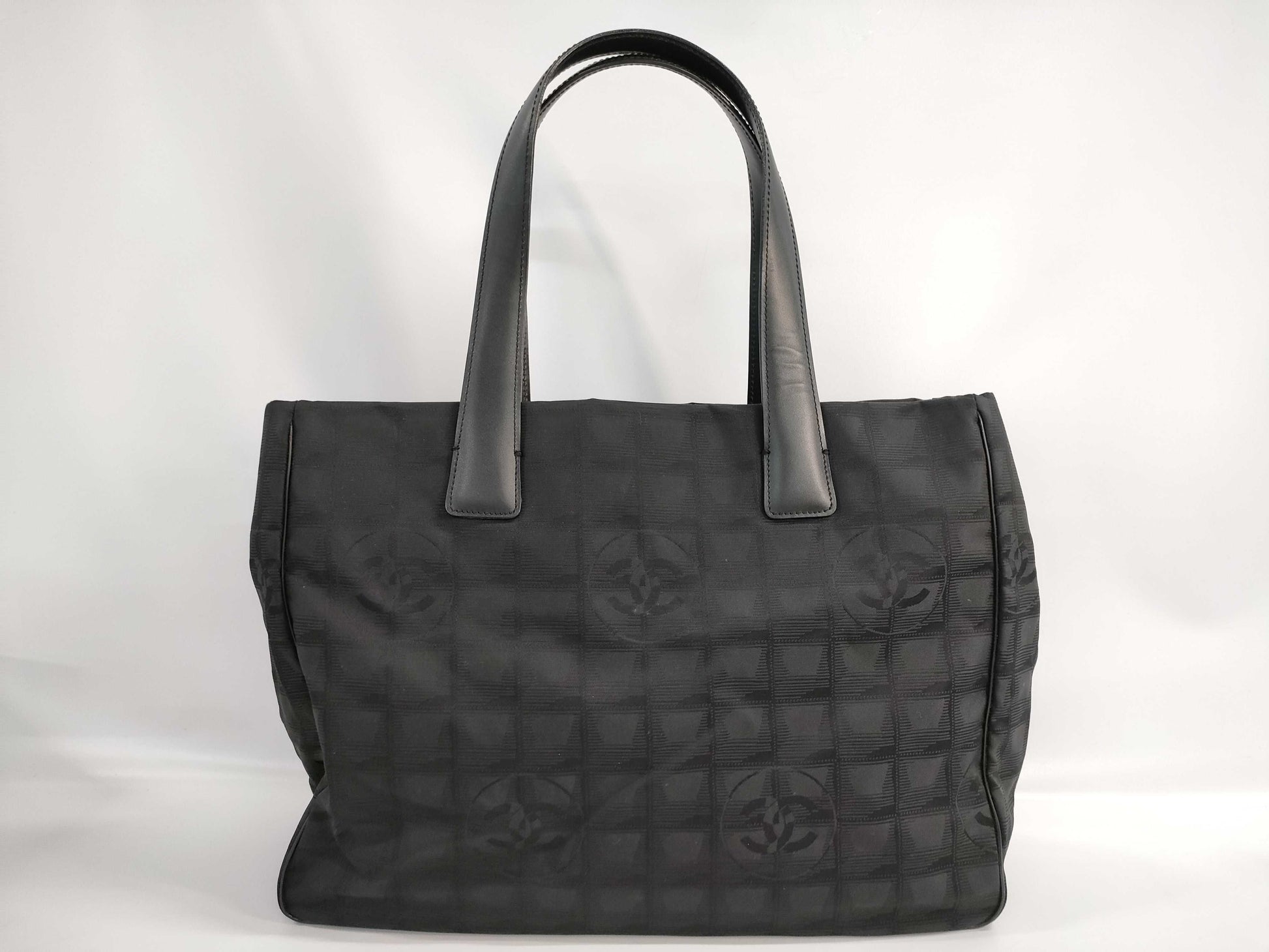 CHANEL Neutra MM Black Seal Tote Bag