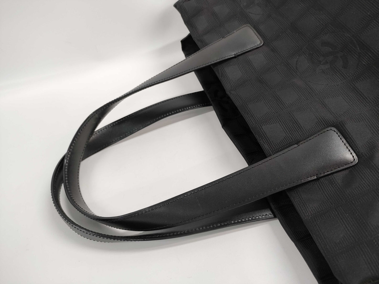 CHANEL Neutra MM Black Seal Tote Bag