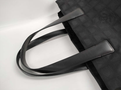 CHANEL Neutra MM Black Seal Tote Bag