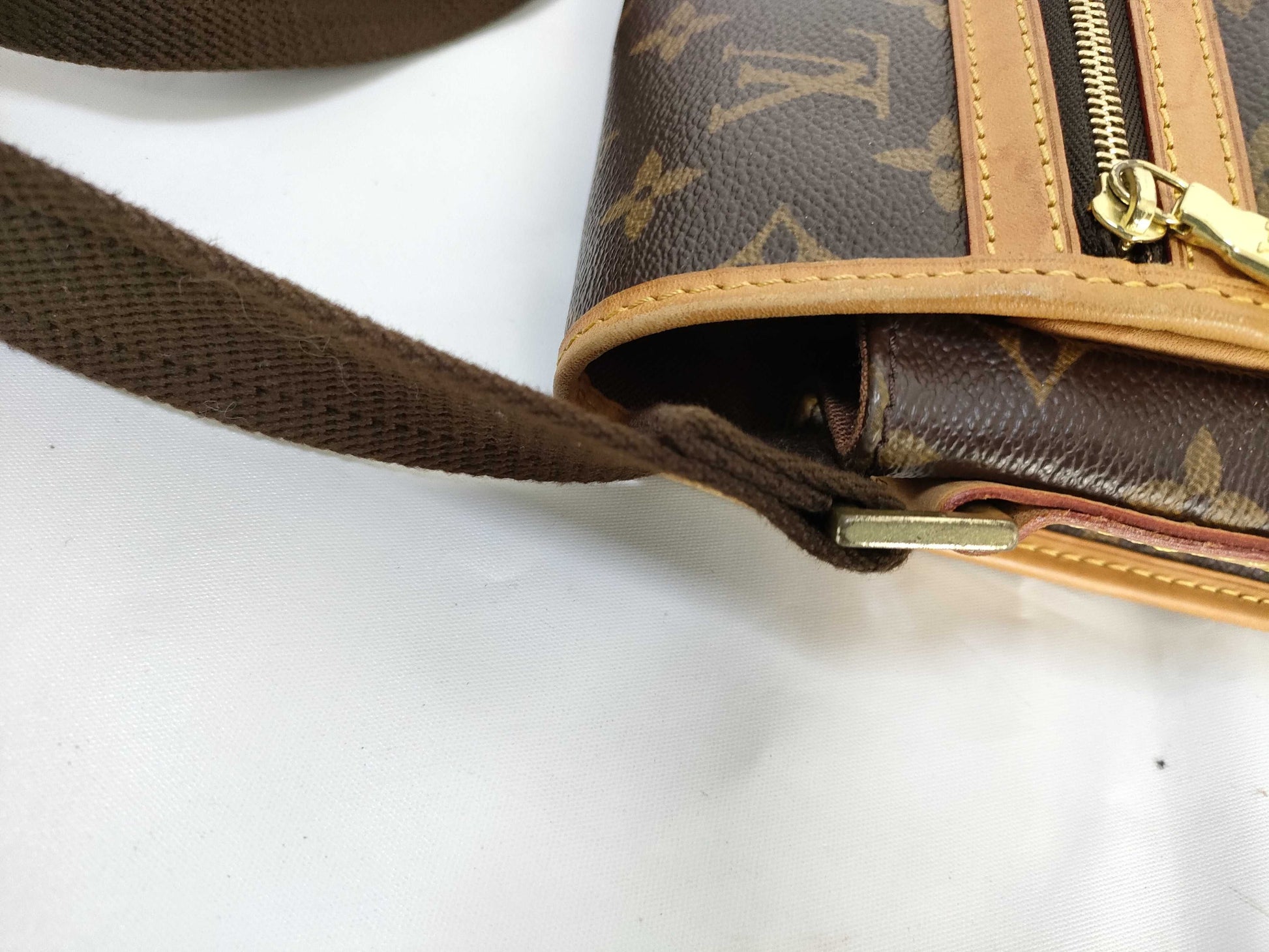 LOUIS VUITTON Monogram Messenger Bag Bosphor Monogram Shoulder Bag