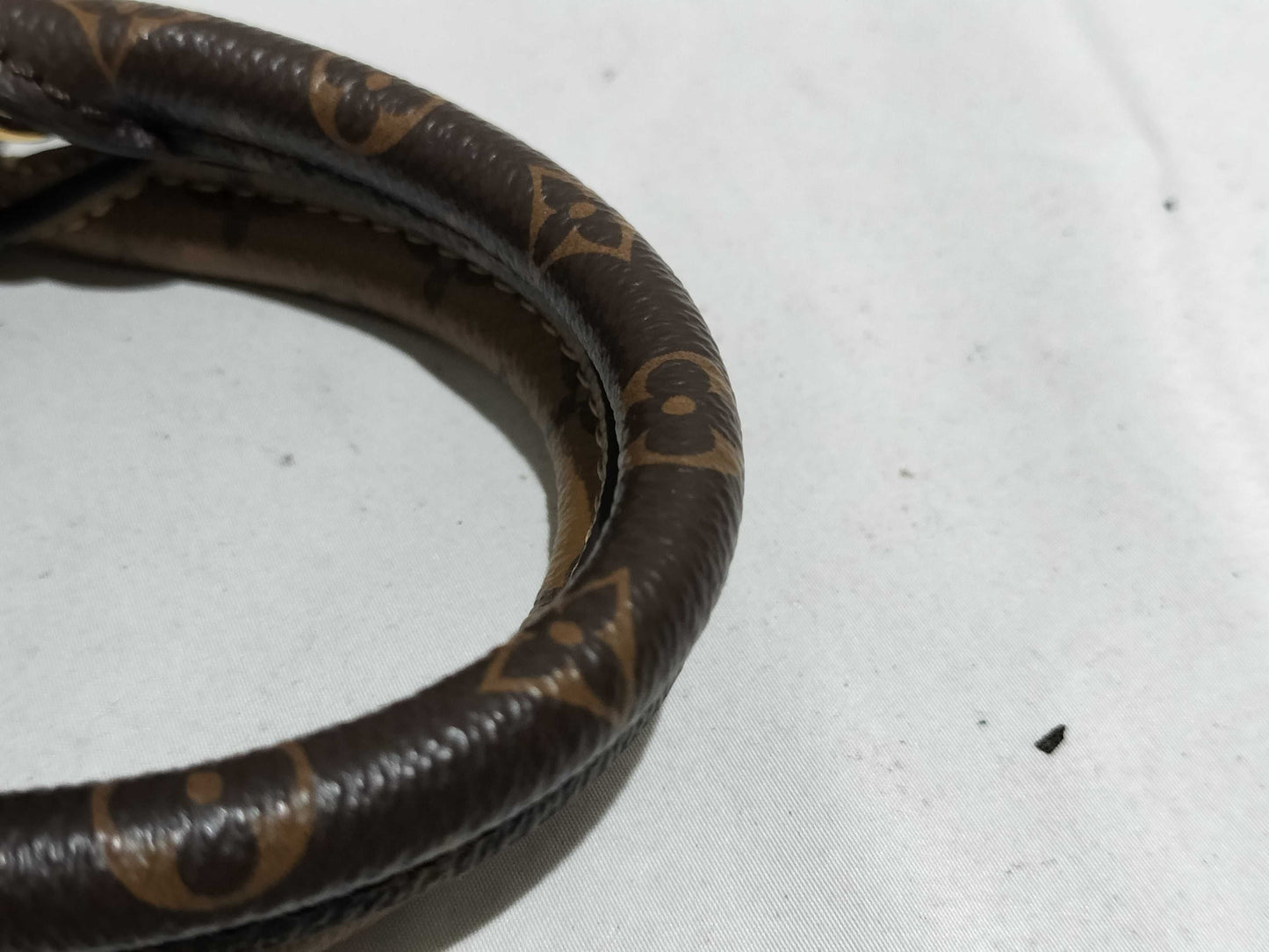 LOUIS VUITTON Monogram LOUIS VUITTON On the Go PM Tourtrell Creme Two-Tone Monogram Empreinte Leather Handbag