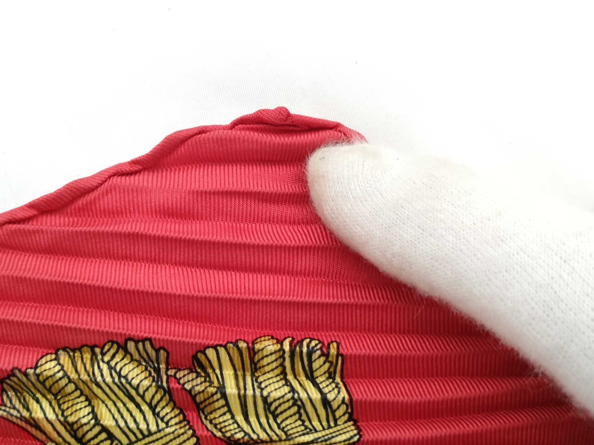 HERMES Carre Hermes Scarf Pleated Carre with Box Other Accessories