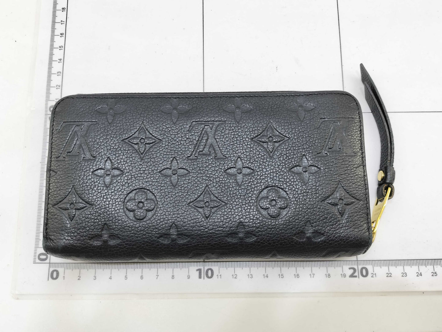LOUIS VUITTON Monogram Empreinte Zippy Wallet