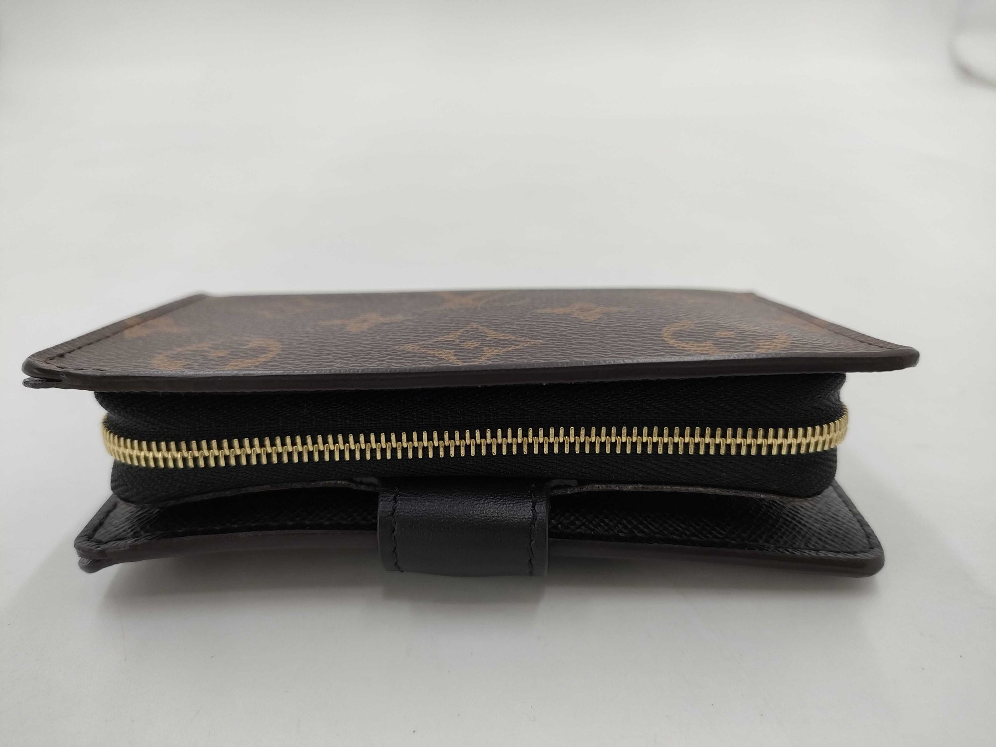 LOUIS VUITTON Monogram Canvas Giant Reverse Canvas Portefeuille Juliette M69432 Wallet