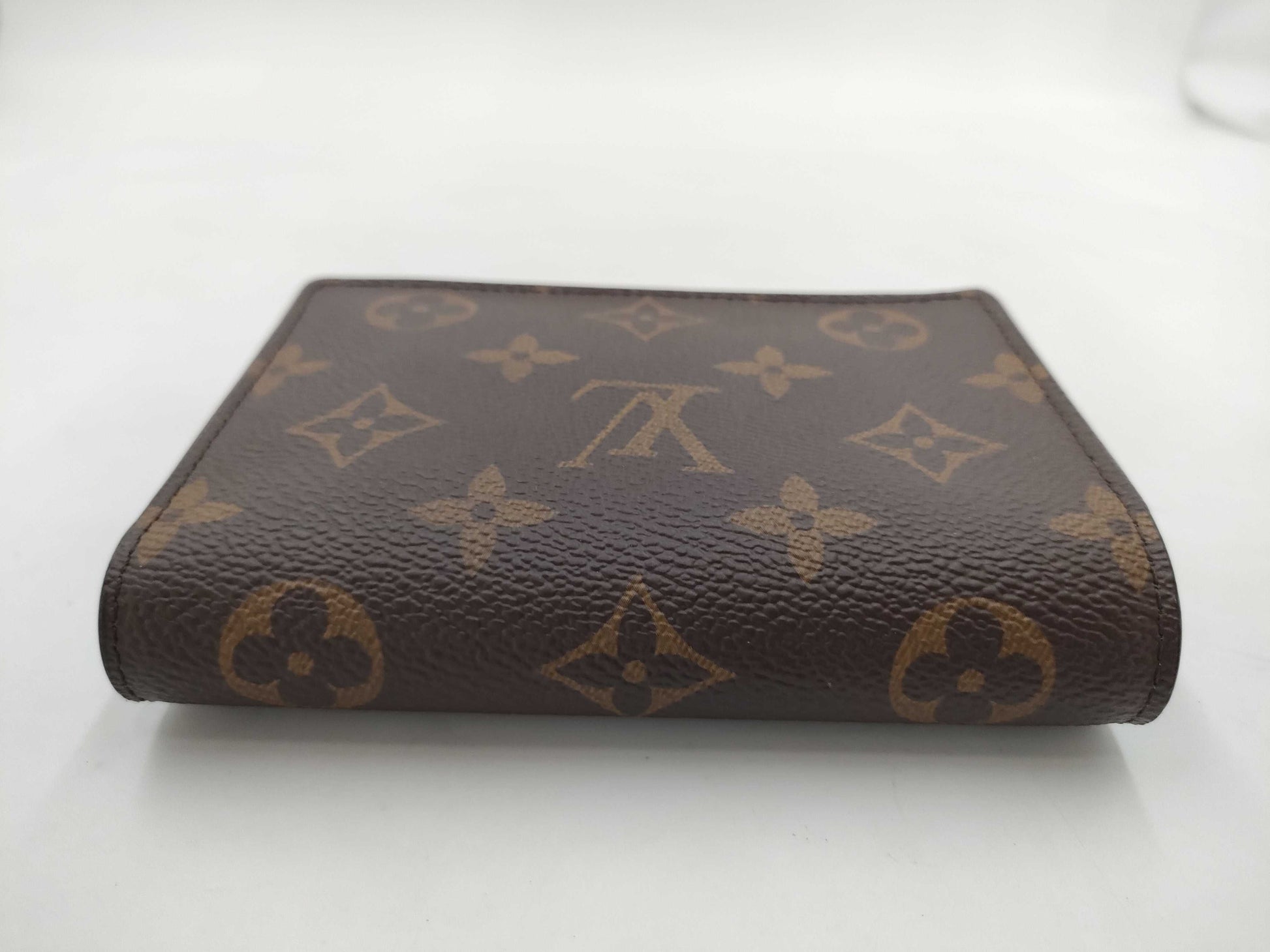 LOUIS VUITTON Monogram Canvas Giant Reverse Canvas Portefeuille Juliette M69432 Wallet