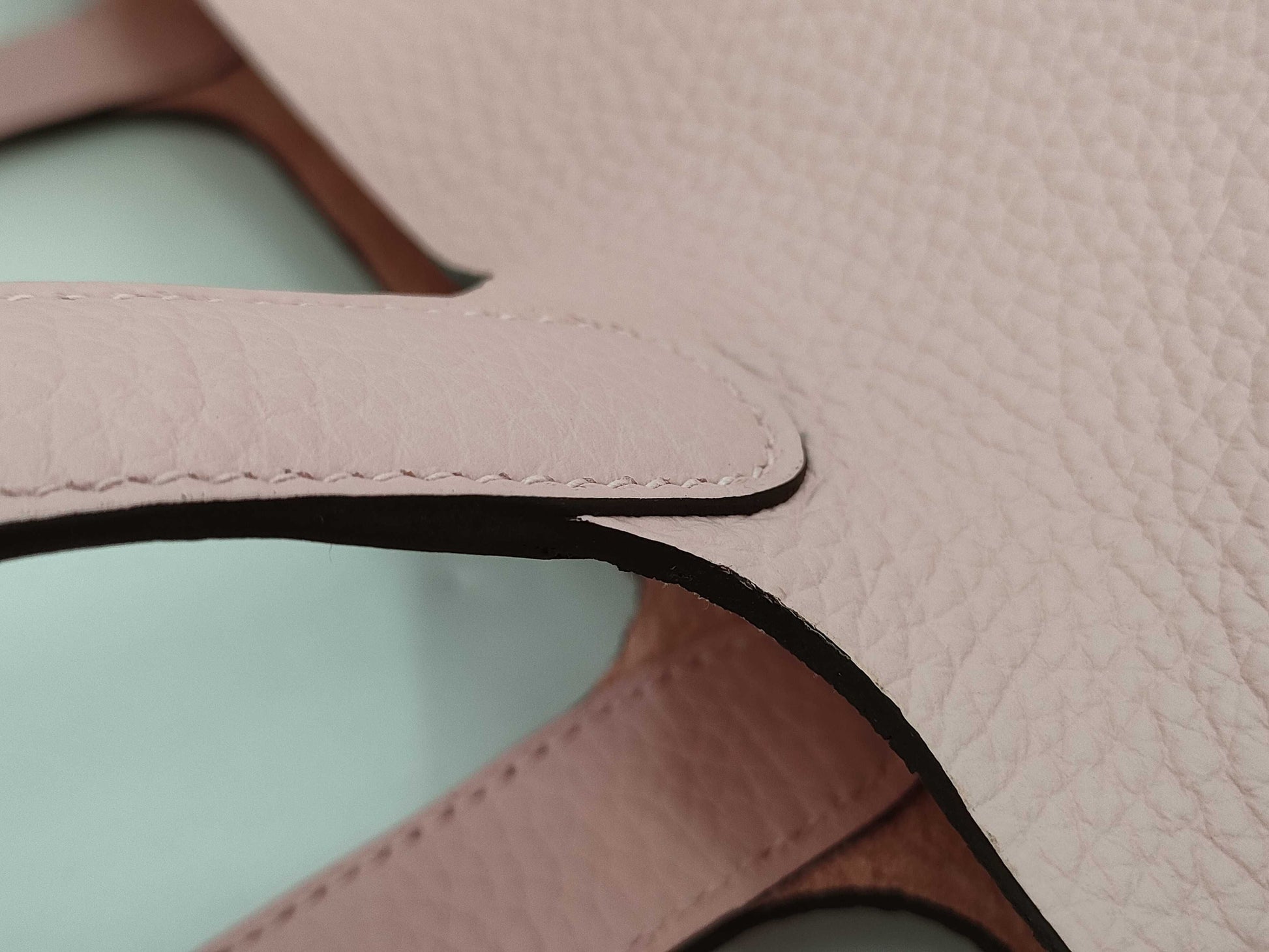 HERMES Picotin Lock 18 Rose Sakura x Taurillon Clemence x Silver Hardware K Stamp Handbag