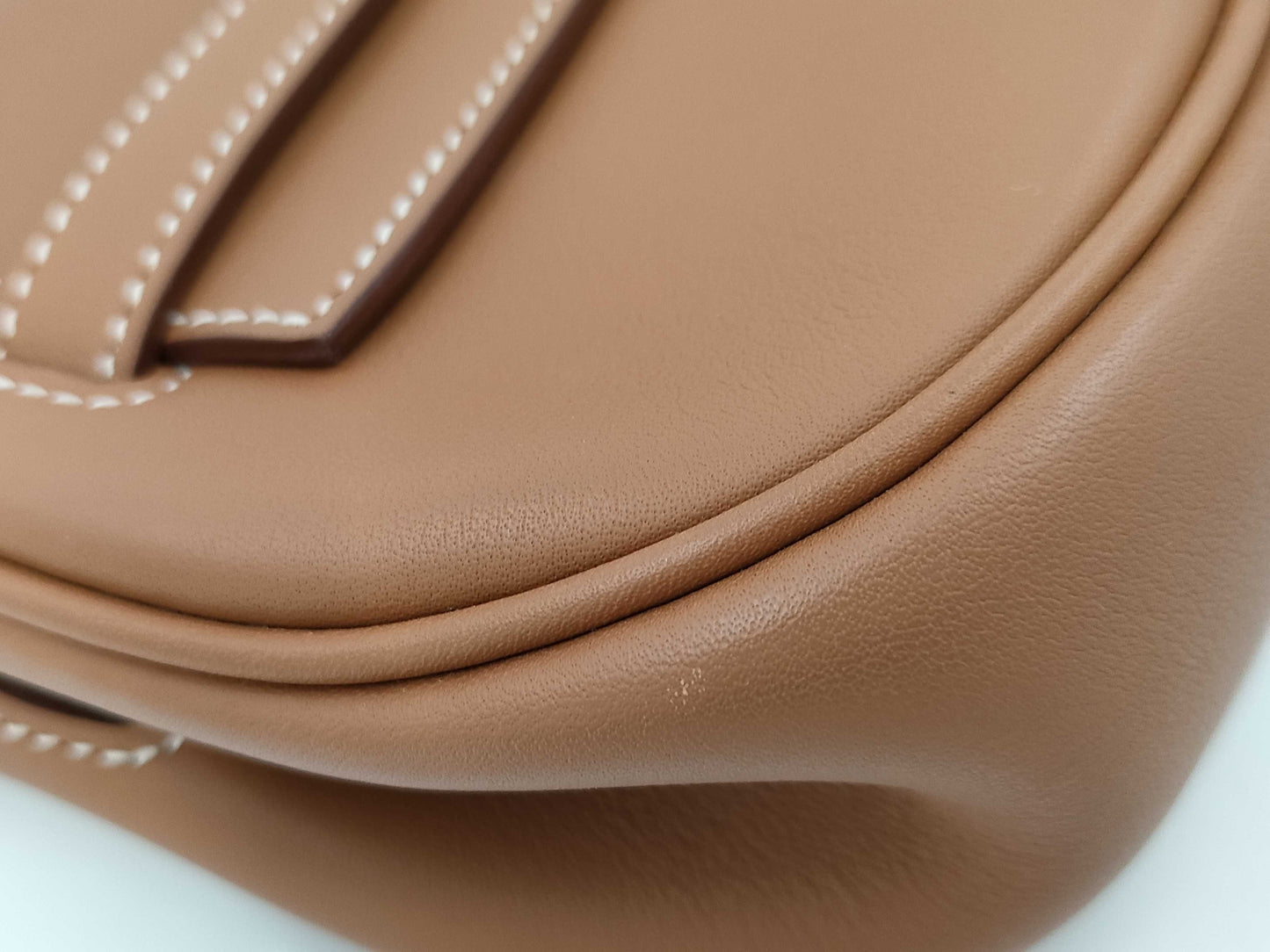 HERMES Kelly Move Swift Leather Shoulder Bag in Gold with GD Hardware and Double Stamp