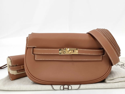 HERMES Kelly Move Swift Leather Shoulder Bag in Gold with GD Hardware and Double Stamp