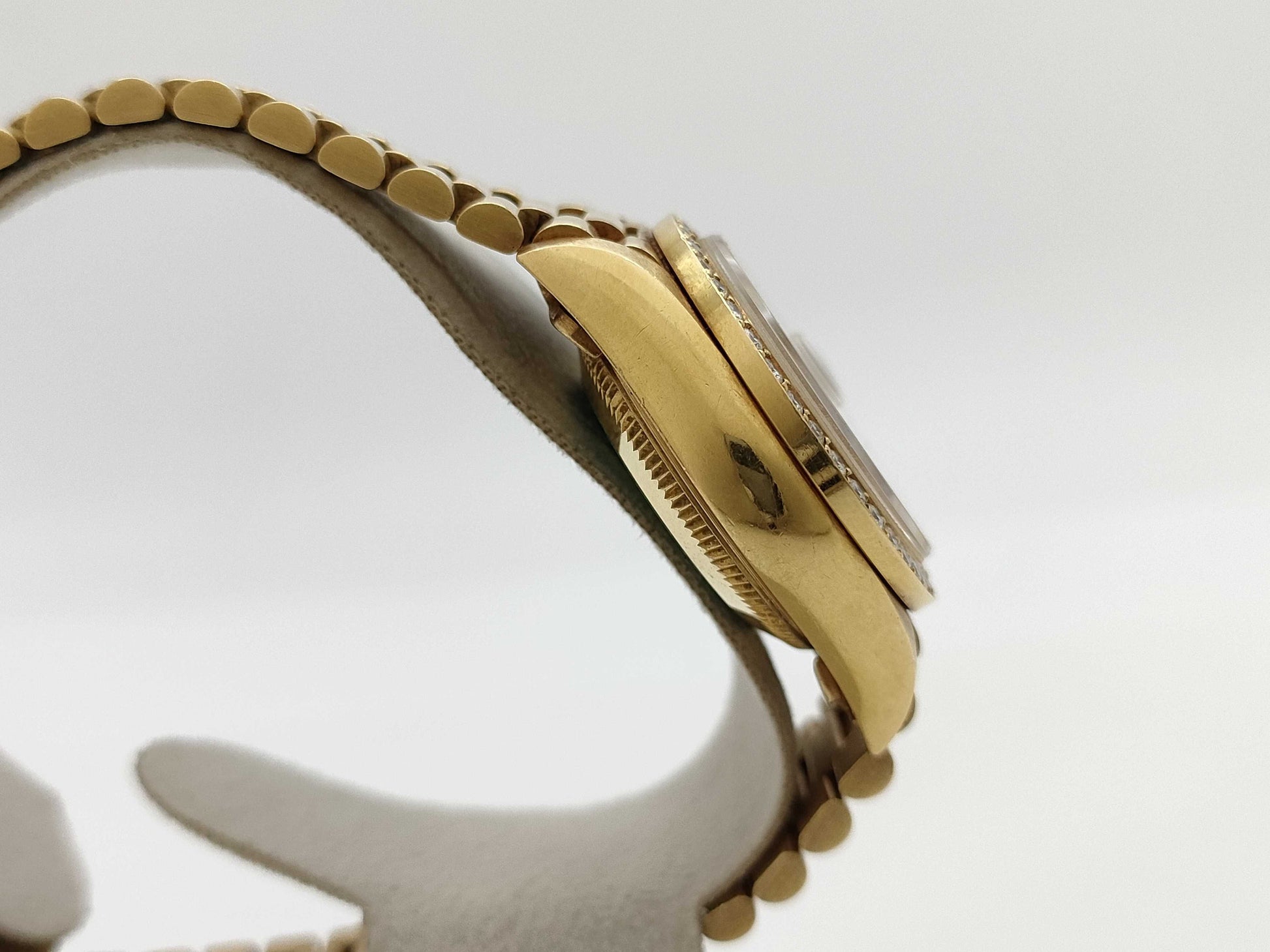 ROLEX 69138 9686805 Pavé Diamond and Sapphire Women's Watch