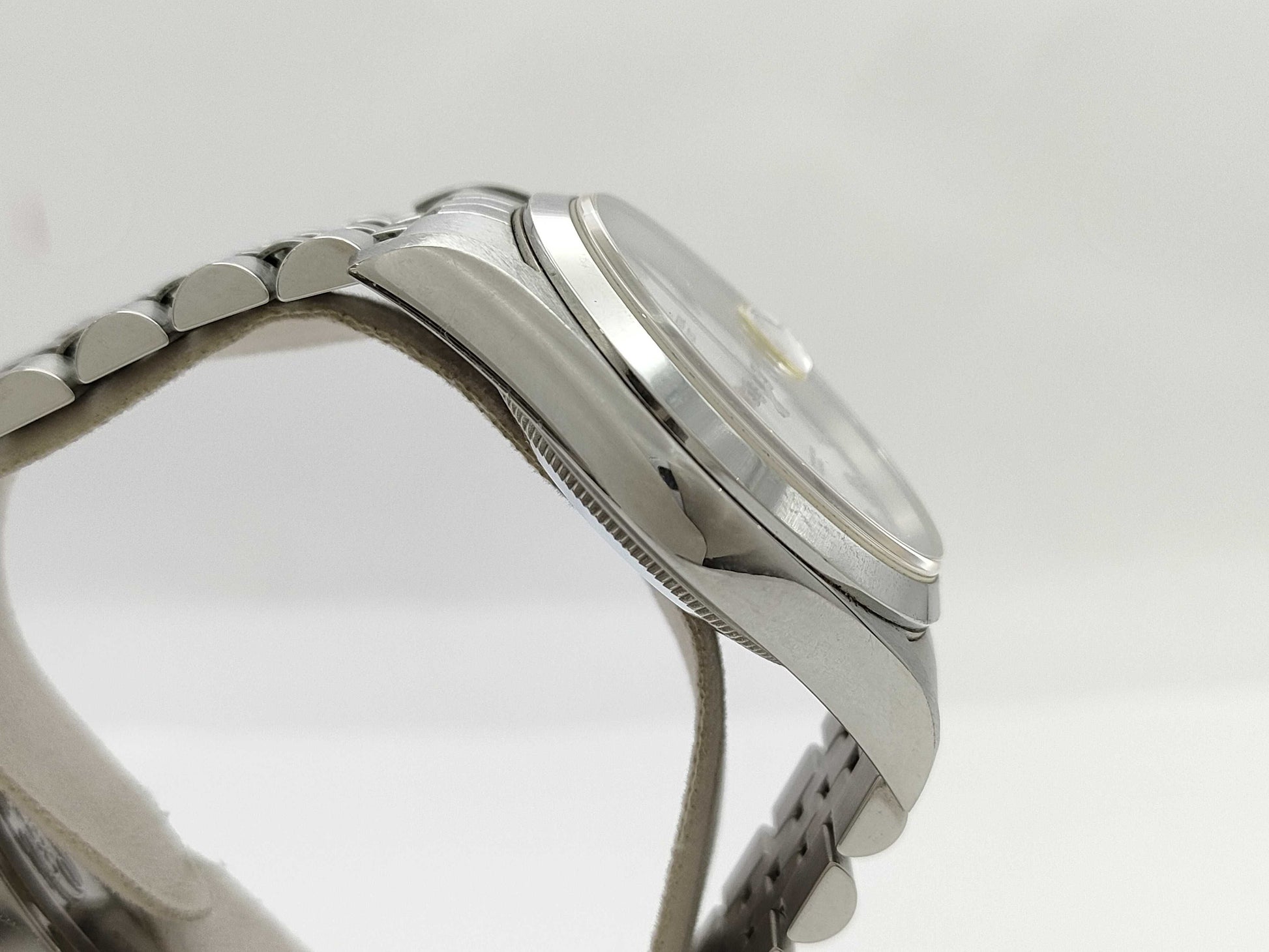 ROLEX 16200 Y371511 White Dial Jubilee Breath Men's Watch