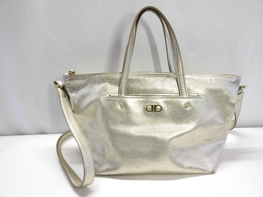 Salvatore Ferragamo Gancini Ferragamo Shoulder Bag 25 Tote Bag