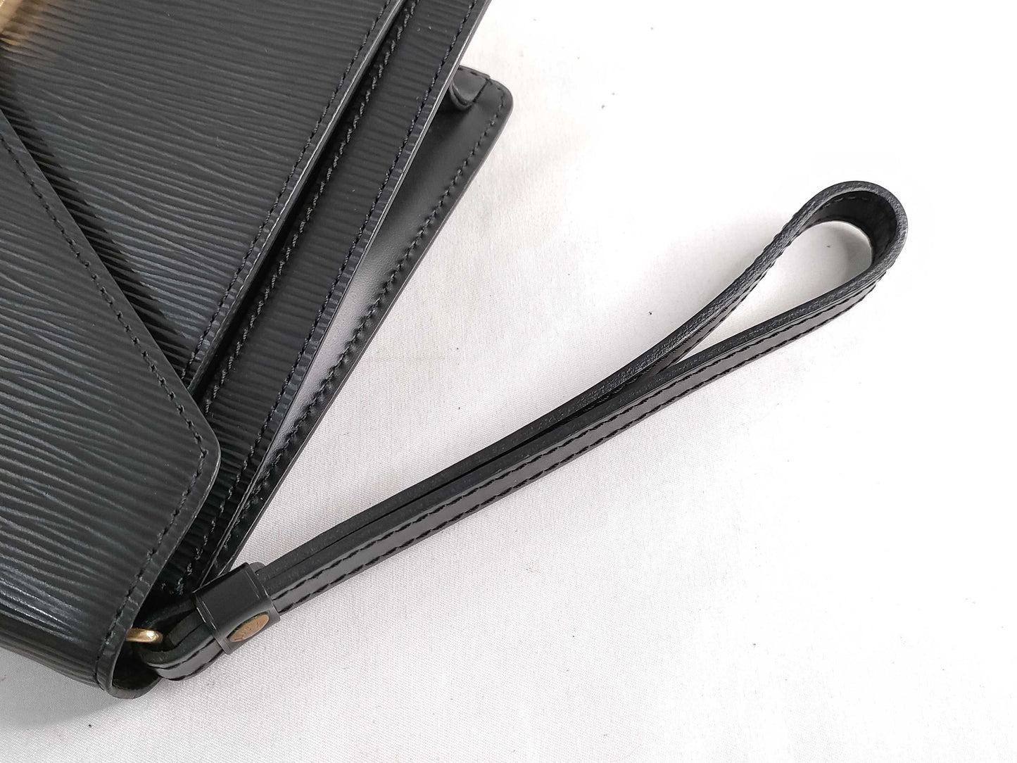 LOUIS VUITTON Epi Pochette Serie Dragonne M52612/VI0031 Clutch Bag