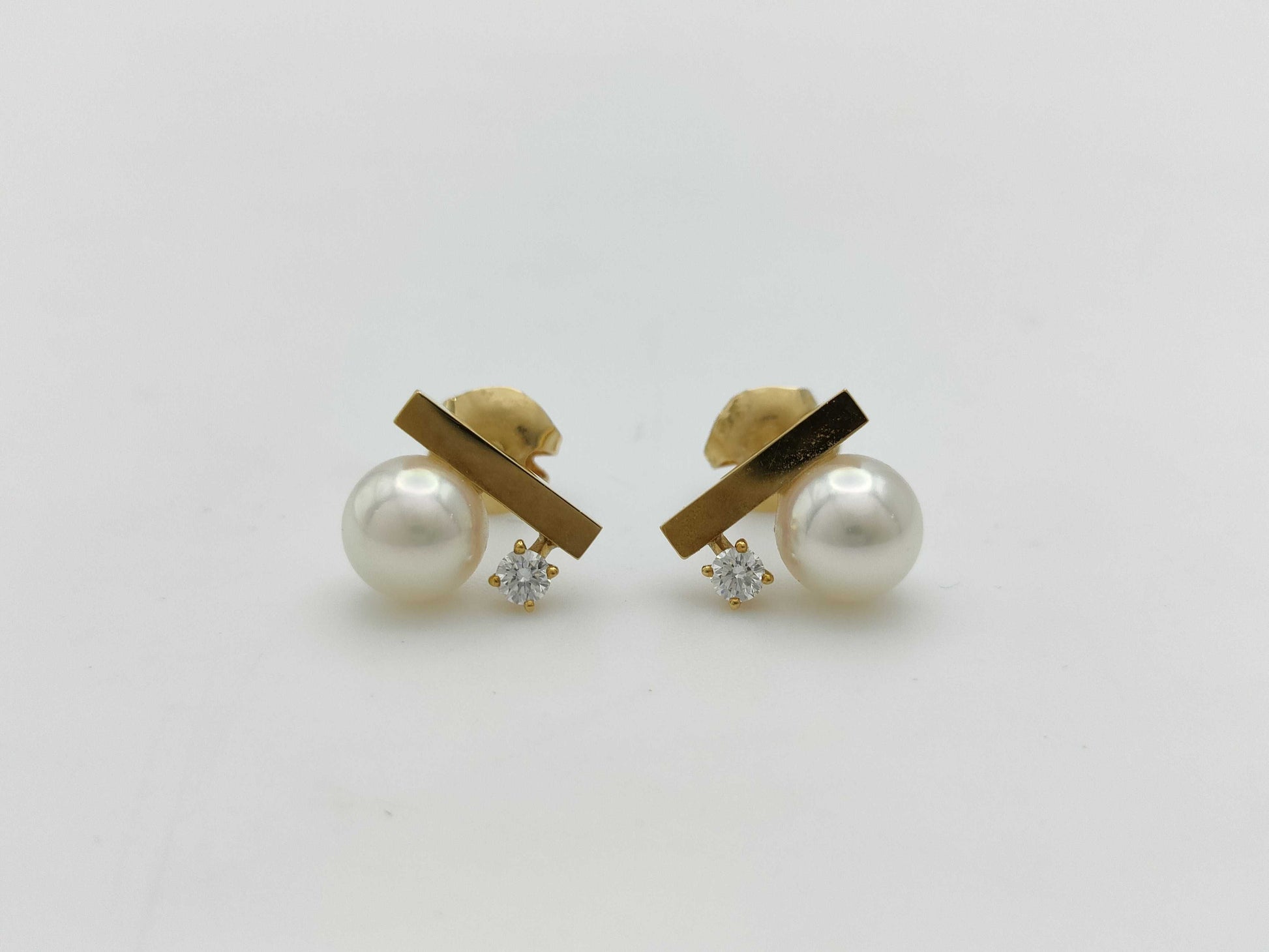 TASAKI Petit Balance Class Pearl Diameter Approx. 6.8mm*2 D0.05/0.05ct YG 750 3.1g Earrings 