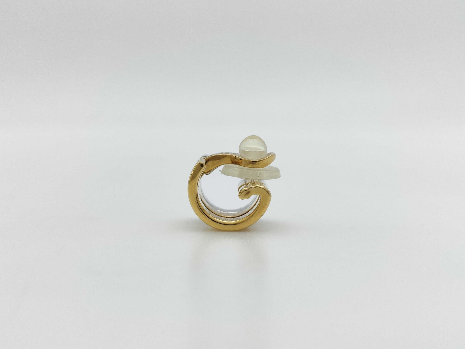 BOUCHERON Cattle Radiant Diamond One Side YG/WG Au750 4.1g Earrings 