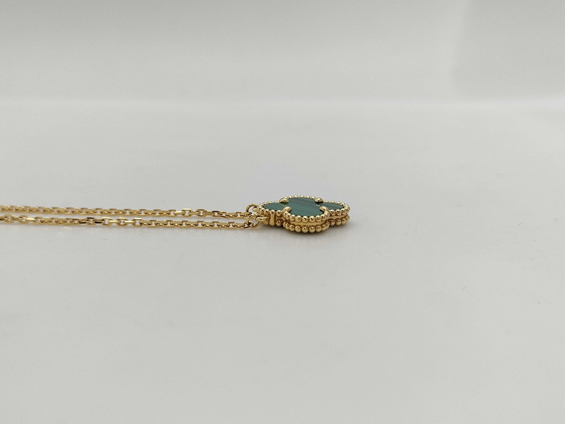 Van Cleef&Arpels Vintage Alhambra Malachite YG Au750 5.4g Necklace 