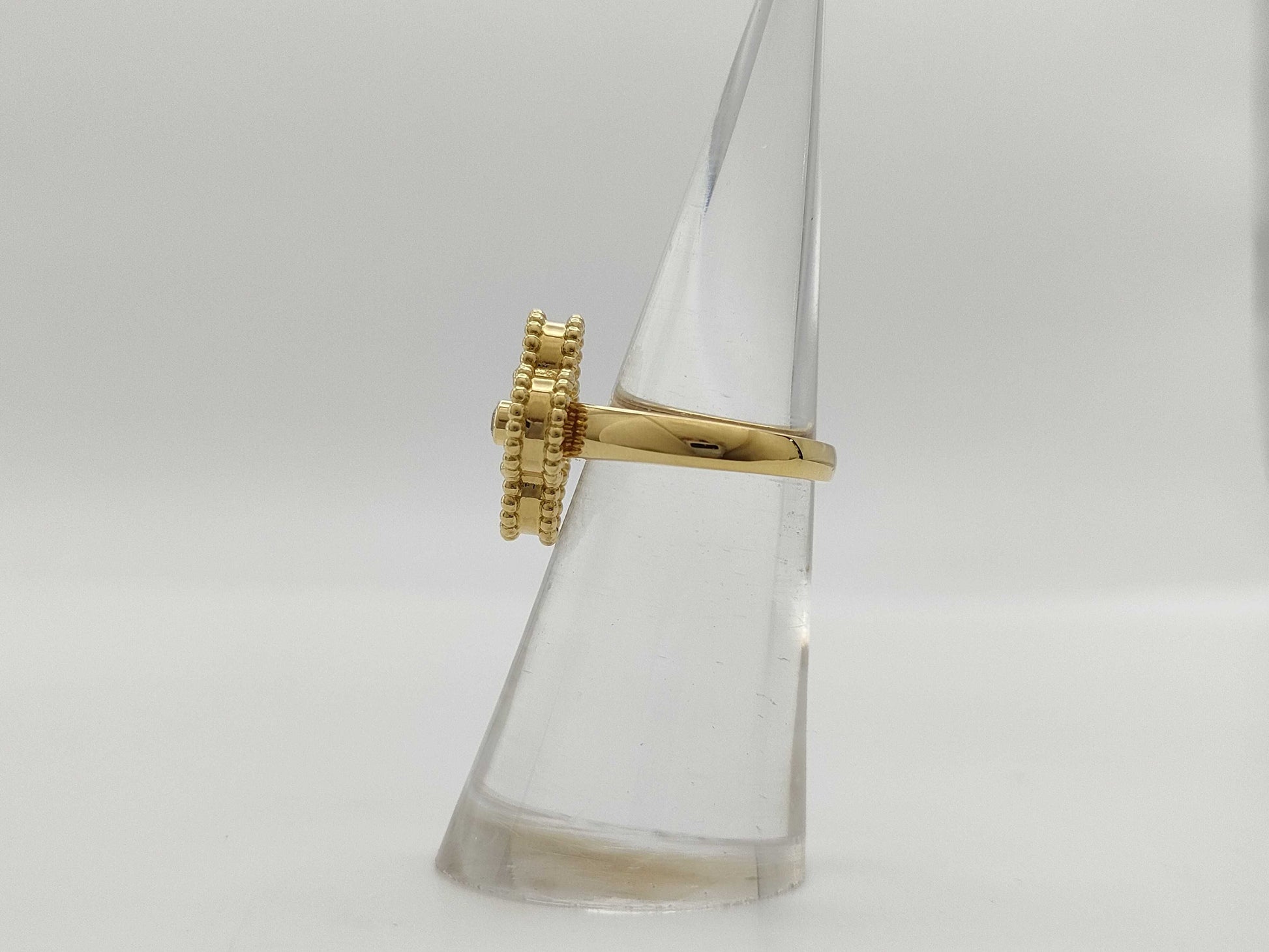 Van Cleef&Arpels Vintage Alhambra #46 Mother-of-Pearl 1PD YG Au750 6.6g Ring 