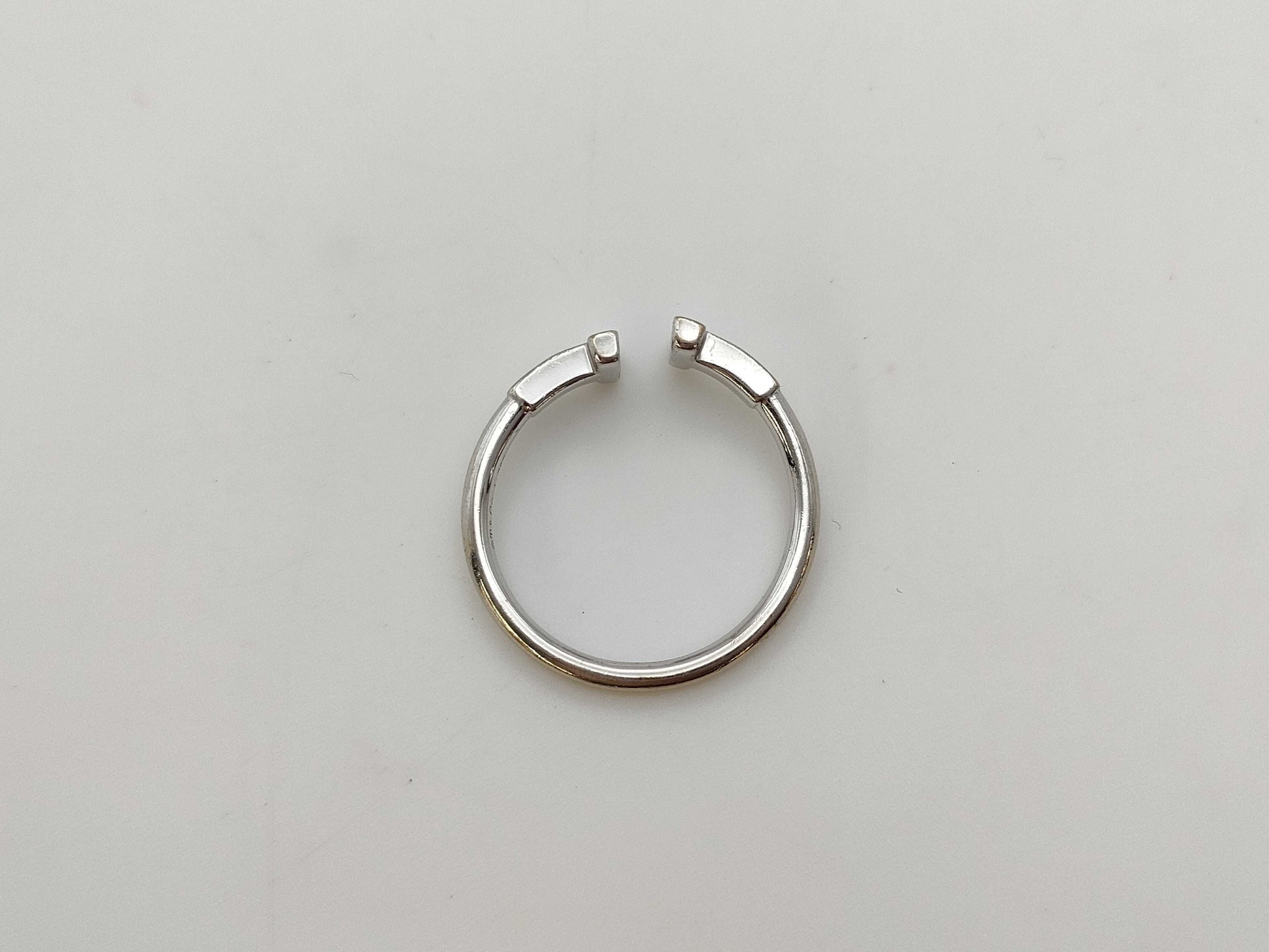 Tiffany & Co. T-Wire WG Au750 3.2g Ring 