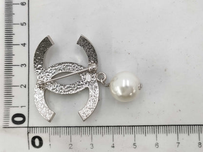 CHANEL Cocomark Pearl Brooch 07V Silver Brooch