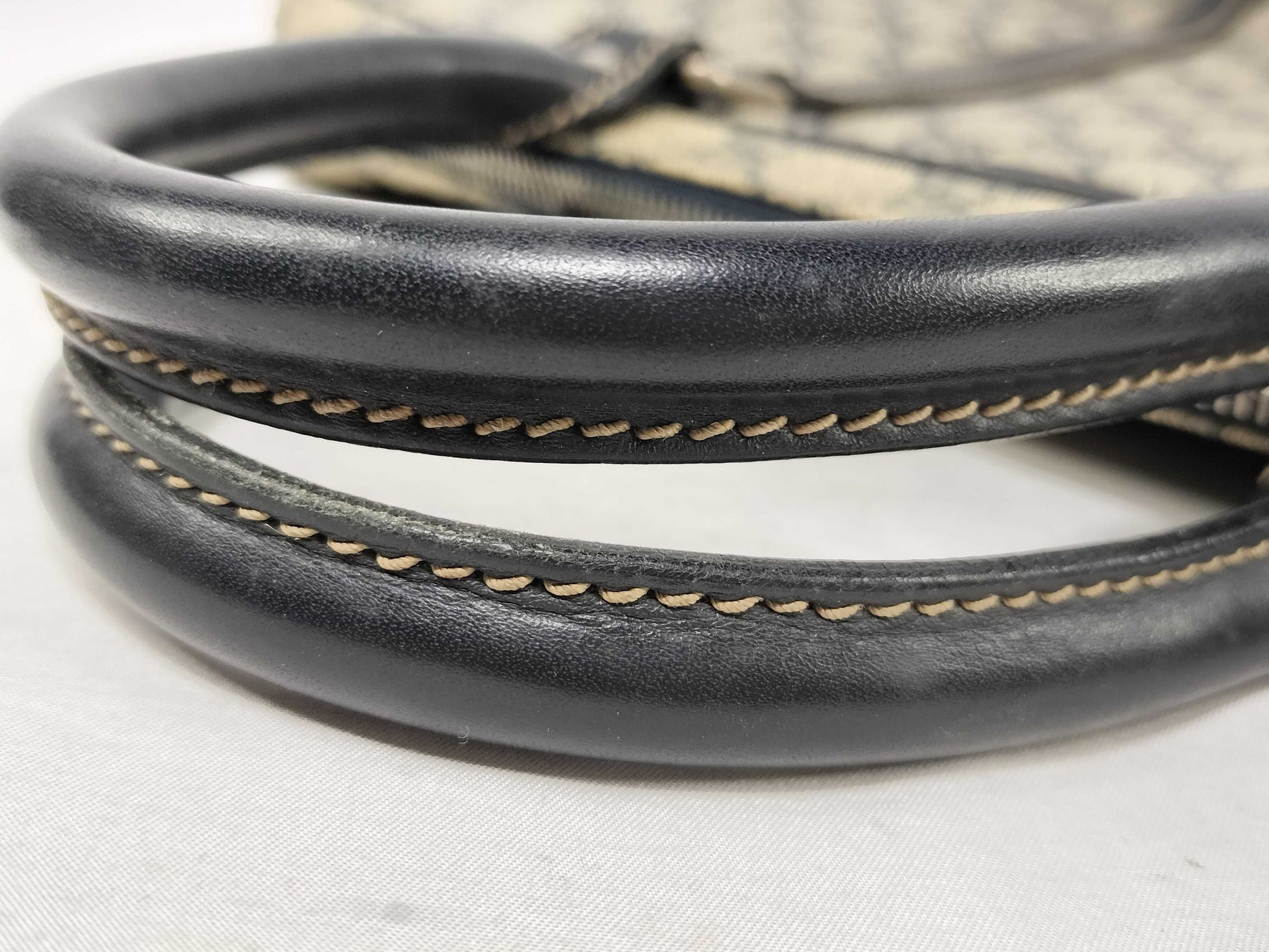 GUCCI GG Supreme GUCCI Gucci GG Supreme Handbag Business Bag