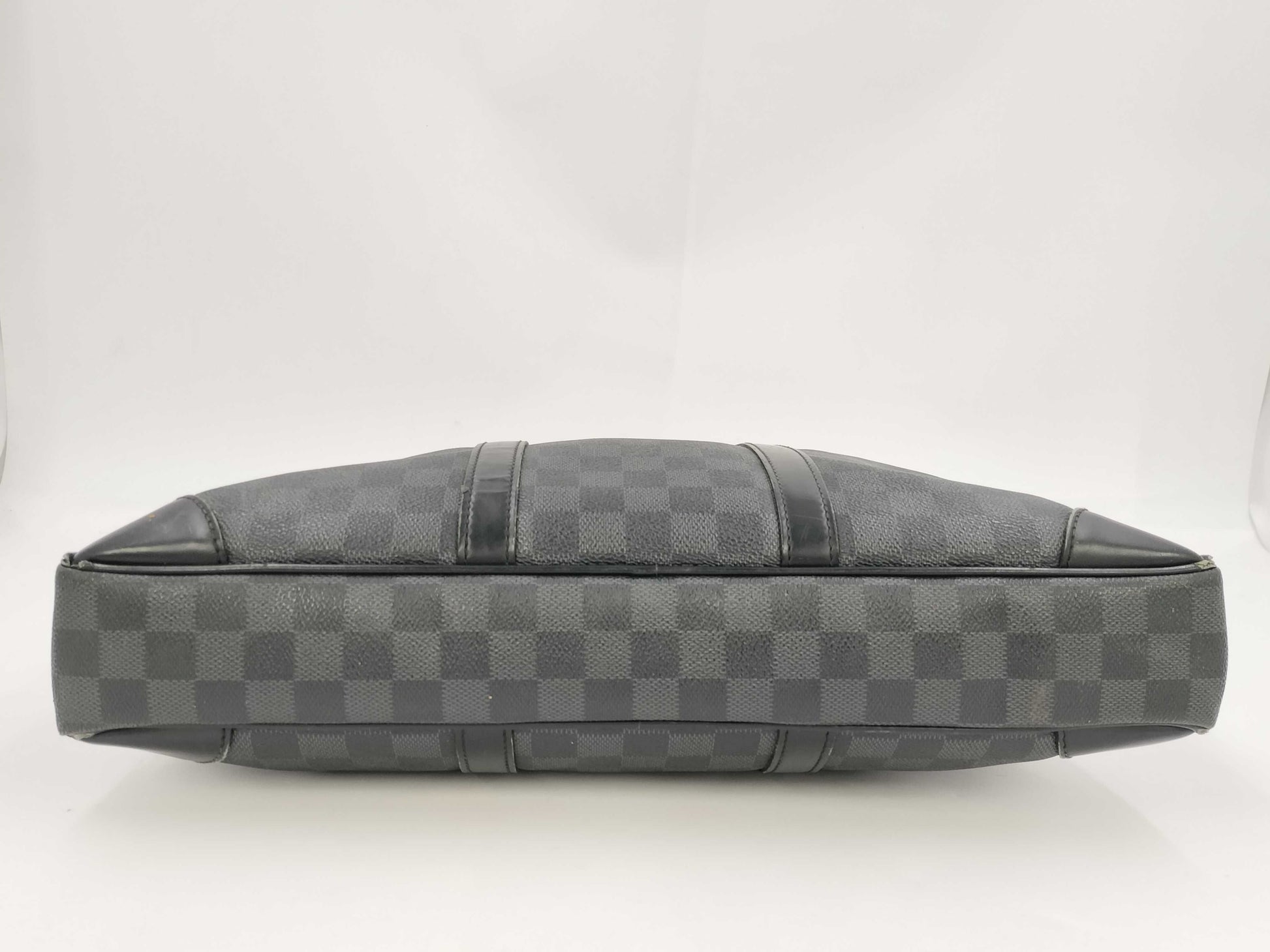 LOUIS VUITTON Louis Vuitton Graffit Porte Documan Voiage BA2122 Business Bag