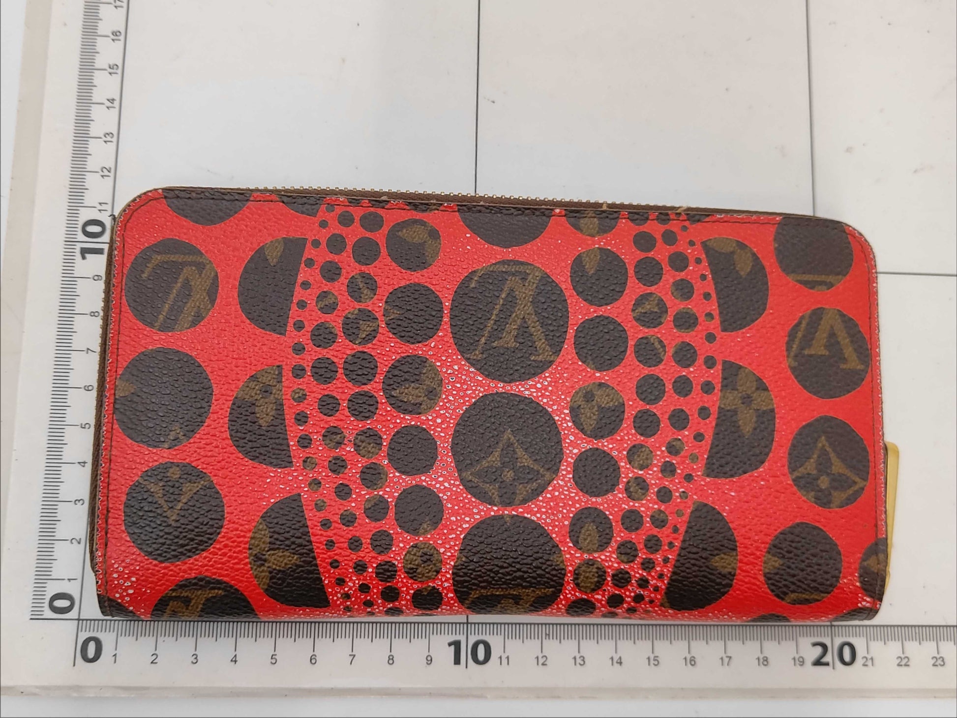 LOUIS VUITTON Louis Vuitton Pumpkin Dot YK Zippy Wallet Rouge MI2122 Wallet