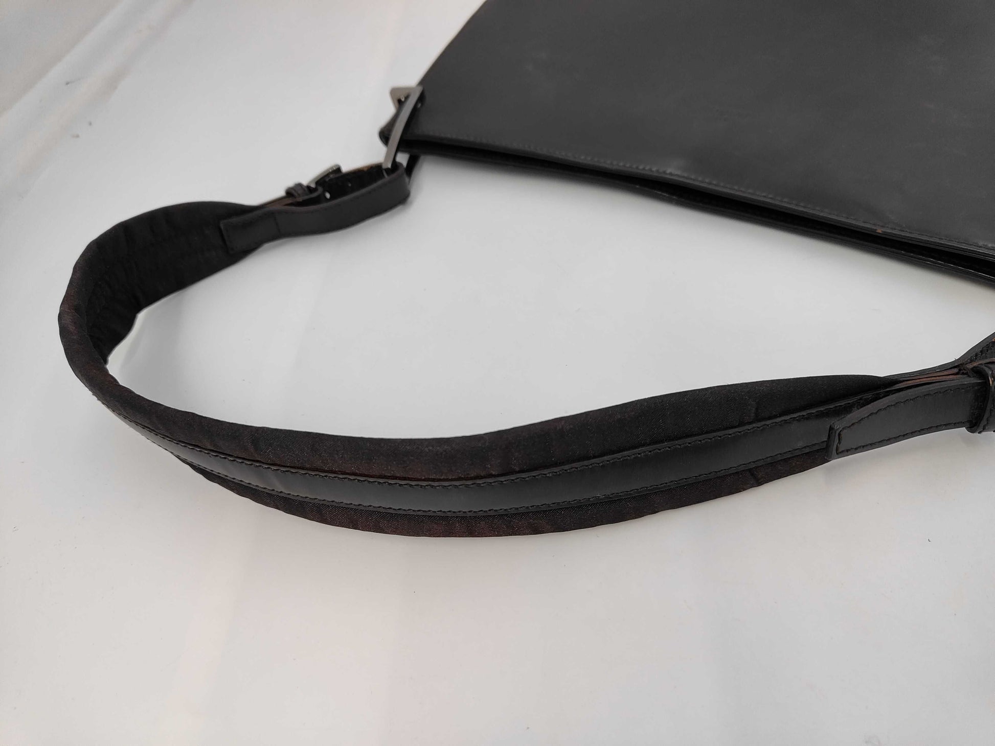 GUCCI Gucci One Shoulder Leather Brown 001/3193 Shoulder Bag