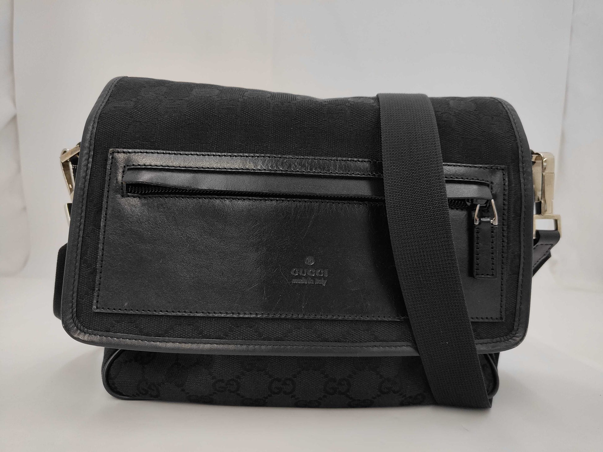 GUCCI GG Canvas Black 28562 Shoulder Bag