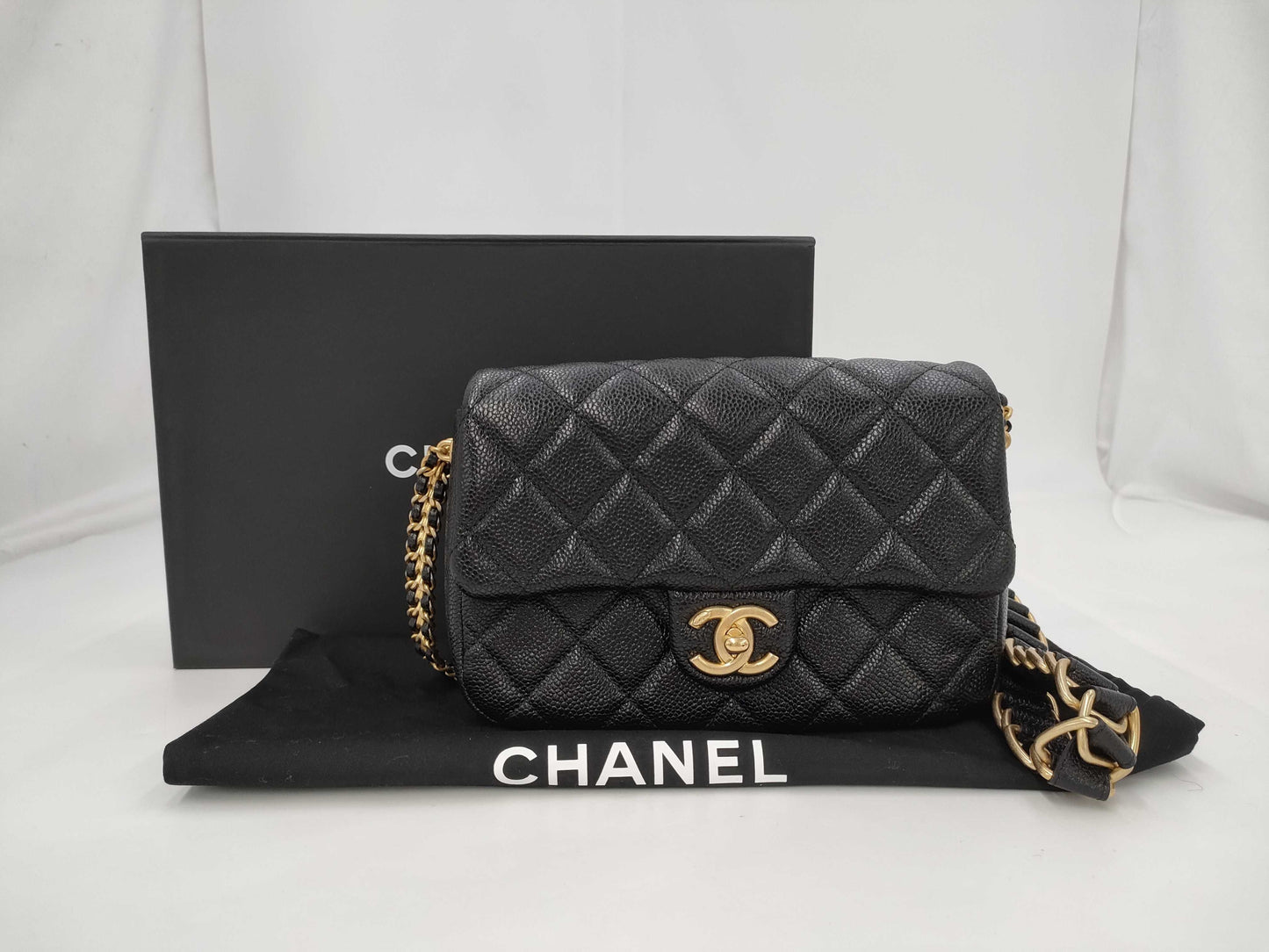 CHANEL Matrasse Caviar Skin Coin Charm Chain Shoulder Bag
