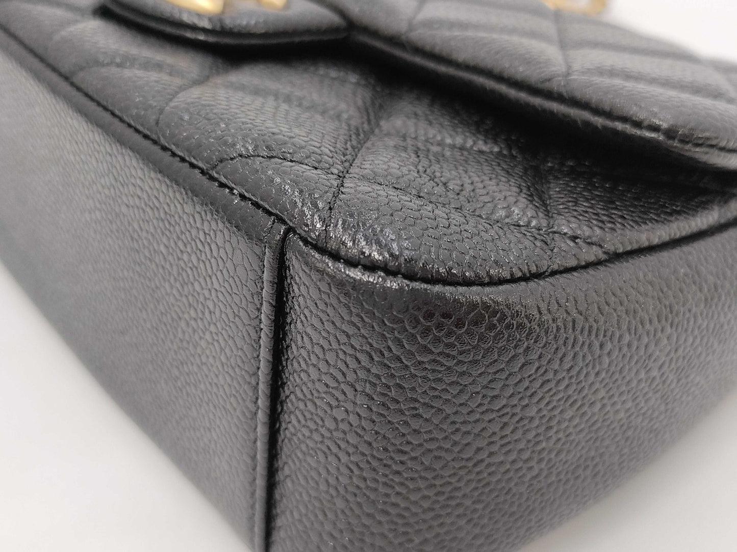 CHANEL Matrasse Caviar Skin Coin Charm Chain Shoulder Bag