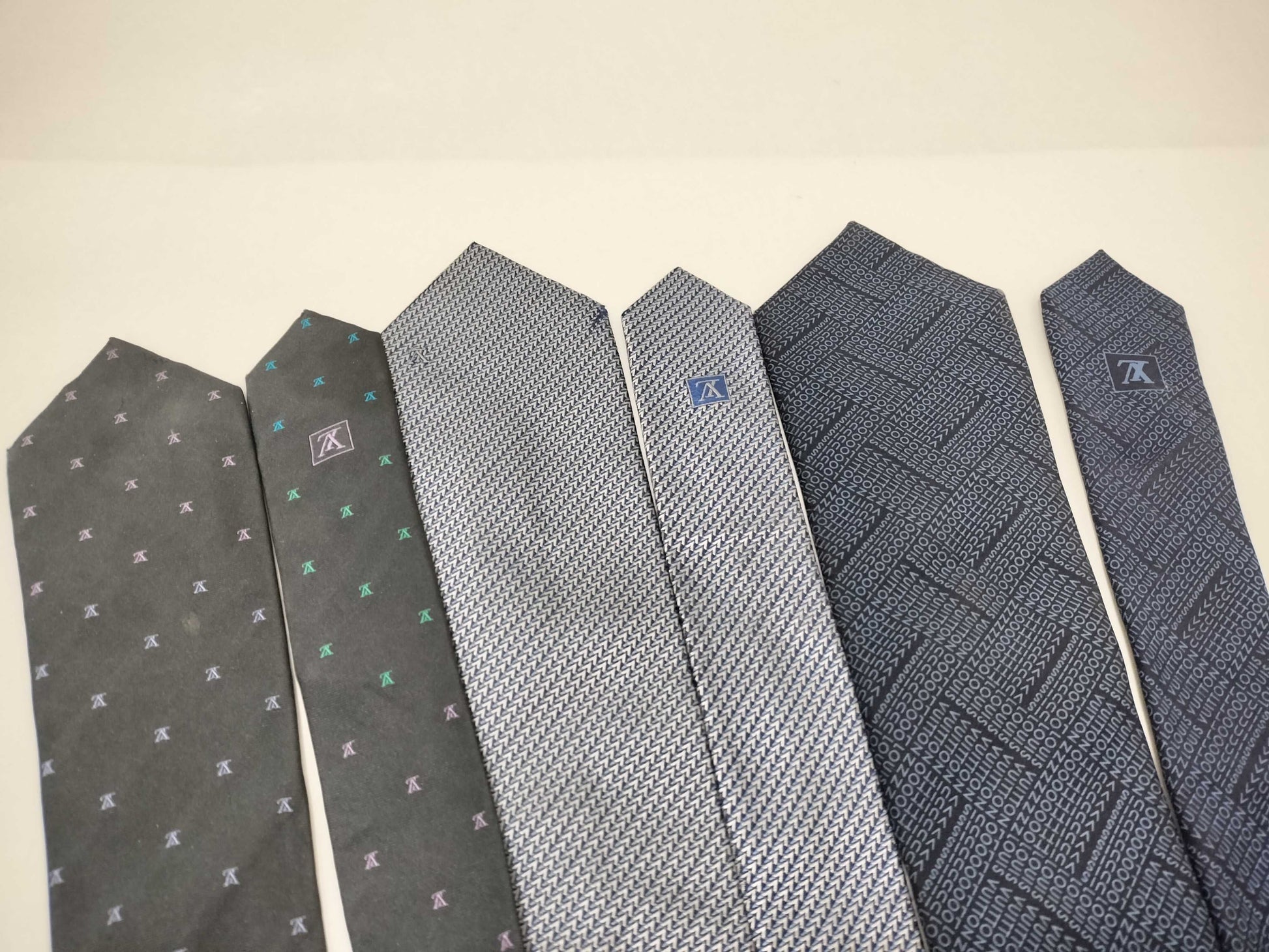 LOUIS VUITTON Louis Vuitton Tie 3 Pieces Summary Other Accessories