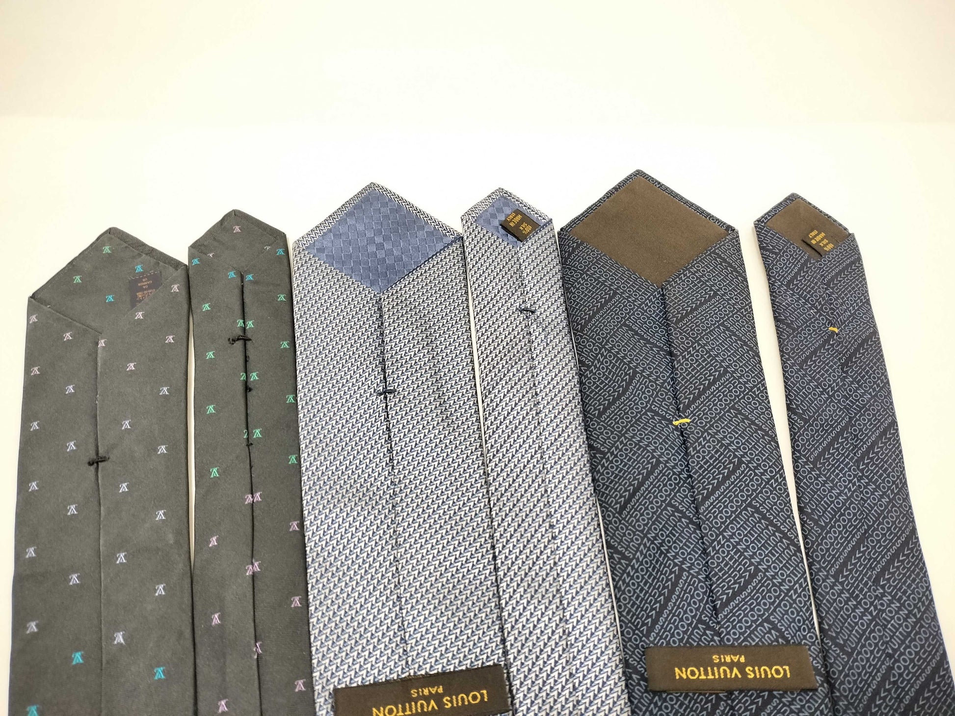 LOUIS VUITTON Louis Vuitton Tie 3 Pieces Summary Other Accessories