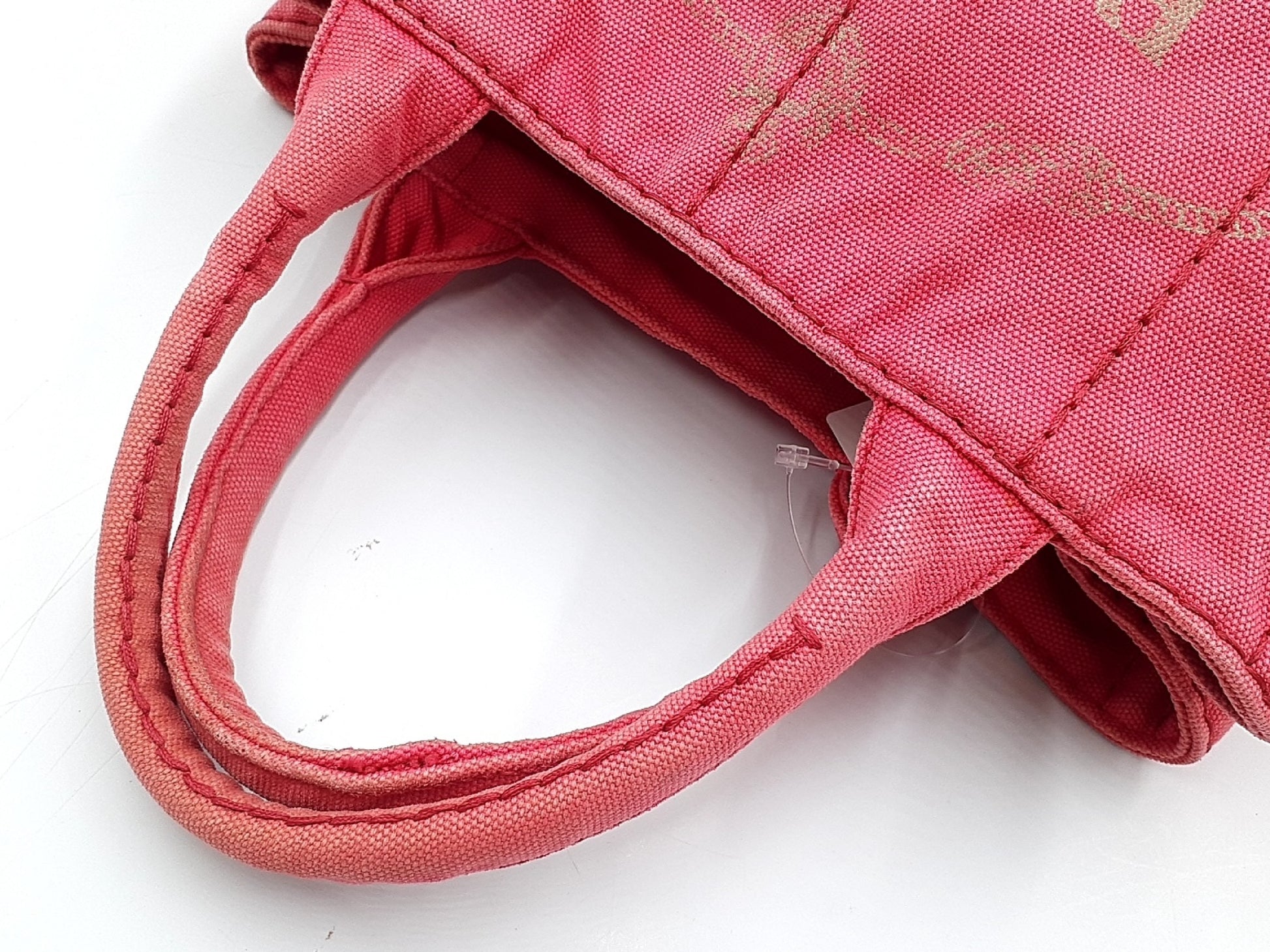 PRADA Kanapa Pink Gold Hardware Triangle Plate Handbag