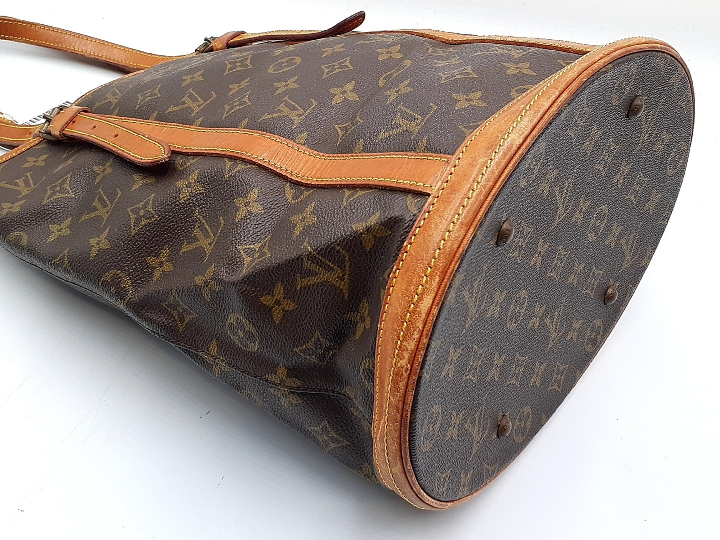 LOUIS VUITTON Monogram Bucket GM Tote Bag