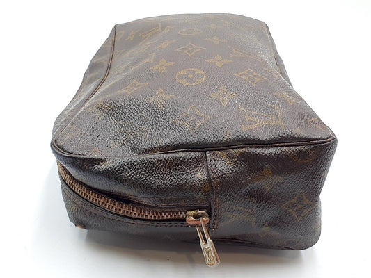 LOUIS VUITTON 4-Piece Set Monogram True Toilette 28 Second Bag